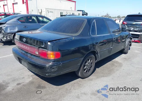 1993 Toyota Camry Xle z USA, uszkodzony, nr VIN JT2SK13E6P0139357